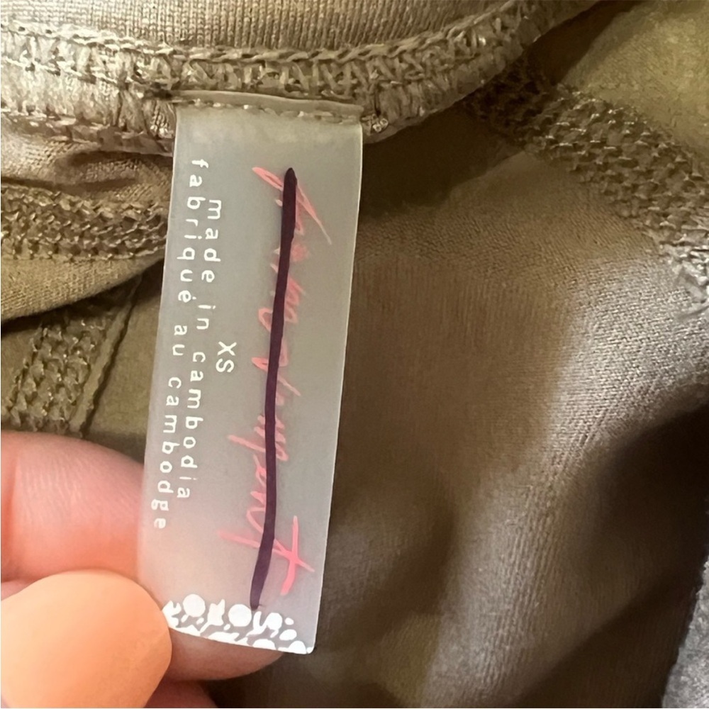 Free People Breathe Deeper Leggings NWOT - Picture 8 of 11